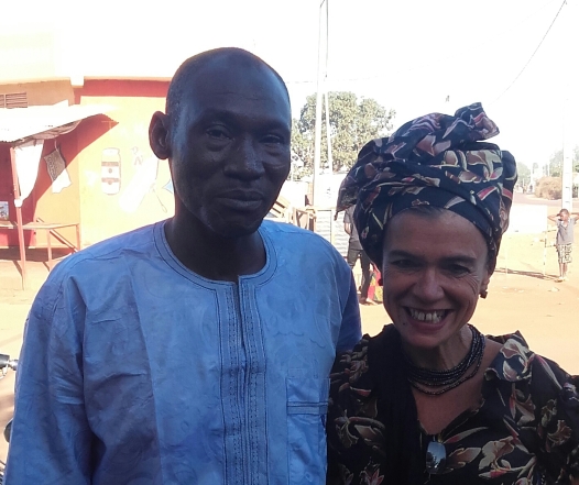 C Campoy i Mussa Niaré, traumatoleg tradicional de Bamako_